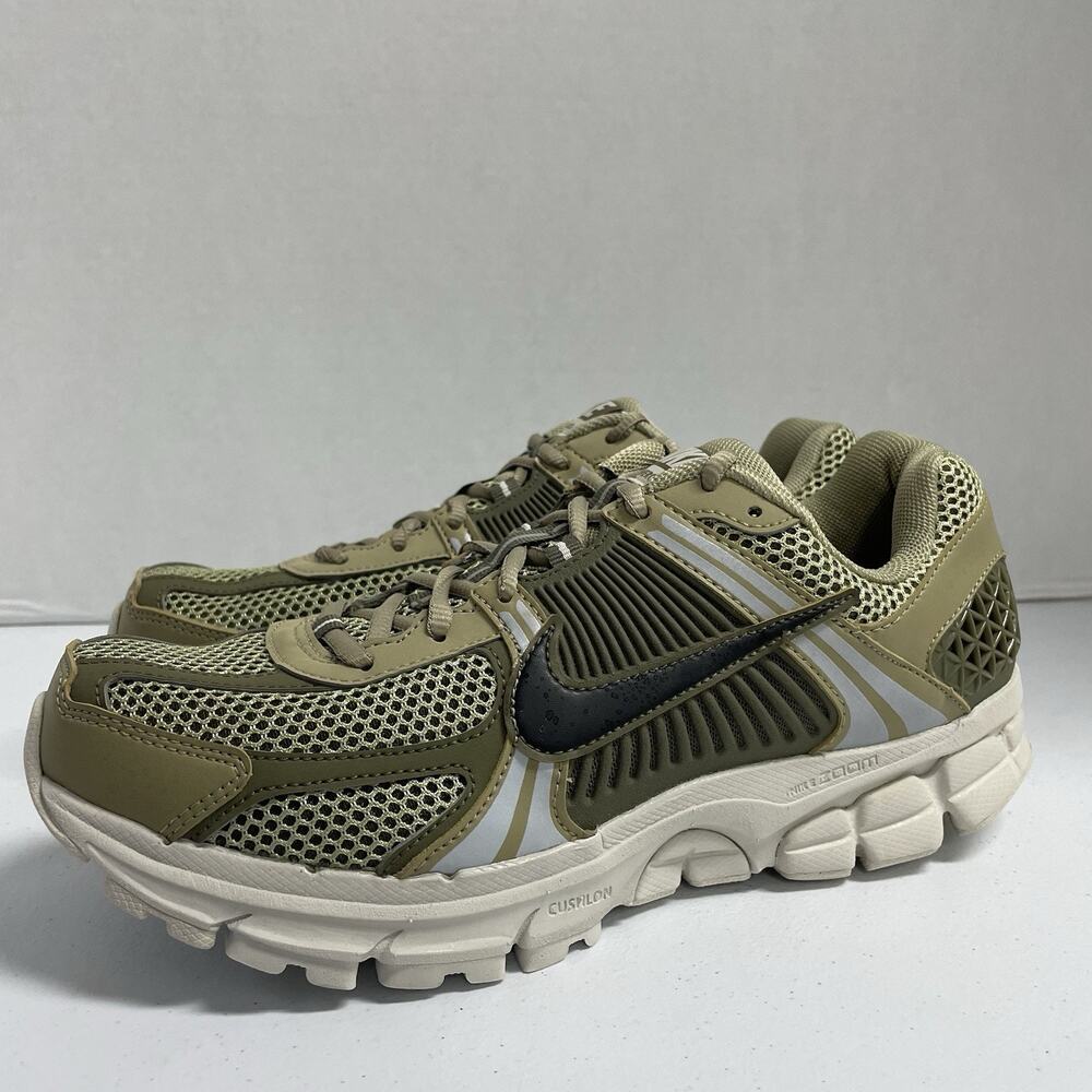 Nike Air Zoom Vomero 5 Neutral Olive FJ1915 200 Size 9 Mesh Runner Workout Green